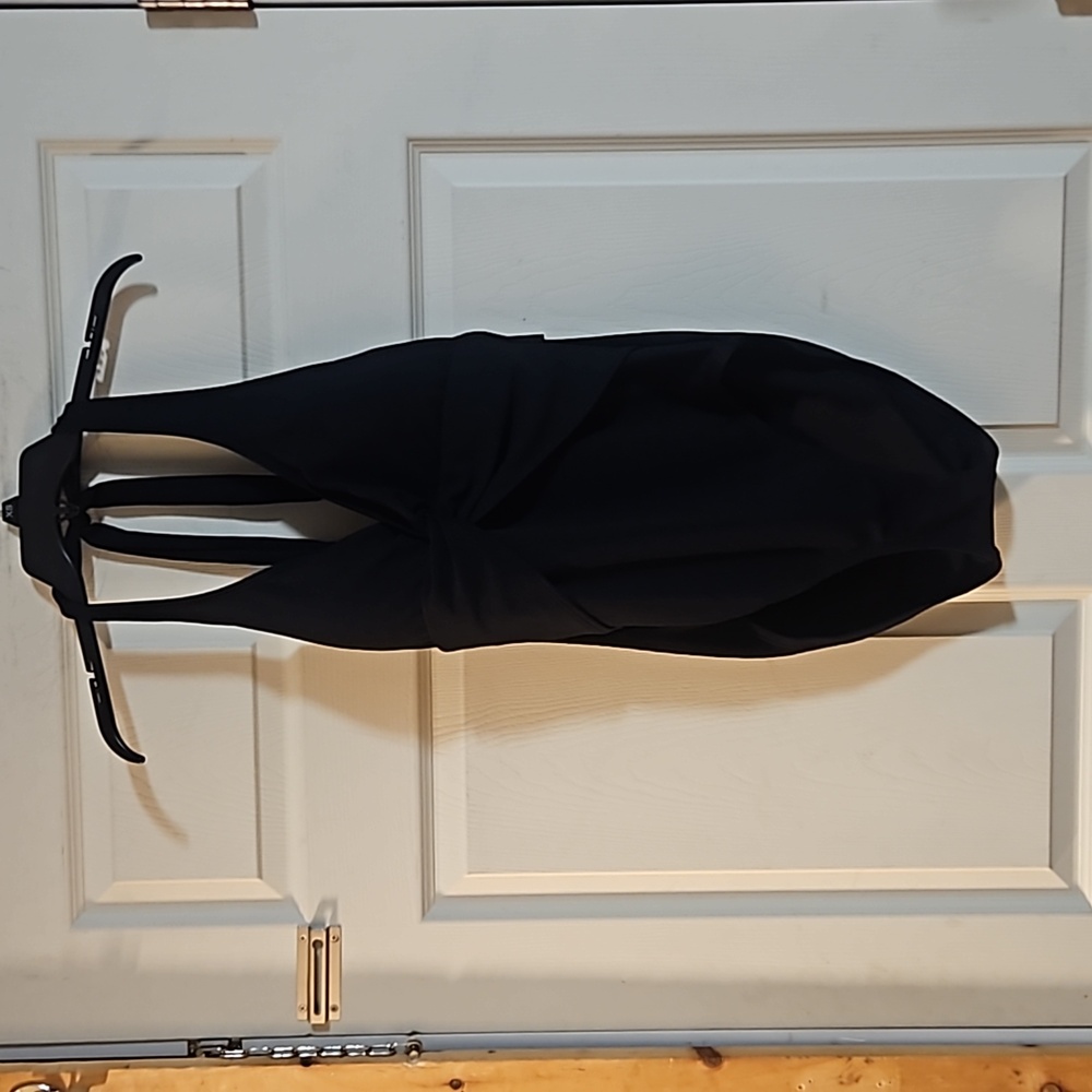 ELLEN TRACY HALTER ONE PIECE SWIMSUIT: BLACK: NEW WITH TAGS: SIZE 8